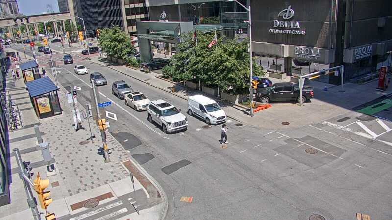Traffic camera image at 2025-06-30 16:20:07