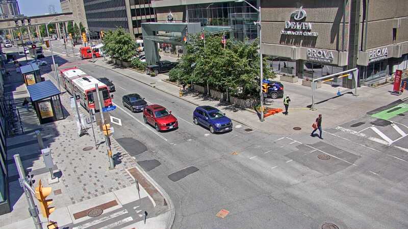 Traffic camera image at 2025-06-30 17:00:13