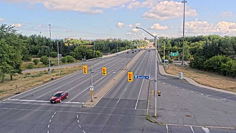Traffic camera image at 2025-08-24 14:15:51