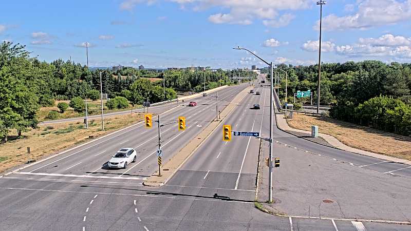 Traffic camera image at 2025-08-24 14:20:49