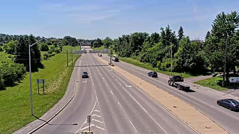 Traffic camera image at 2025-06-30 16:37:52