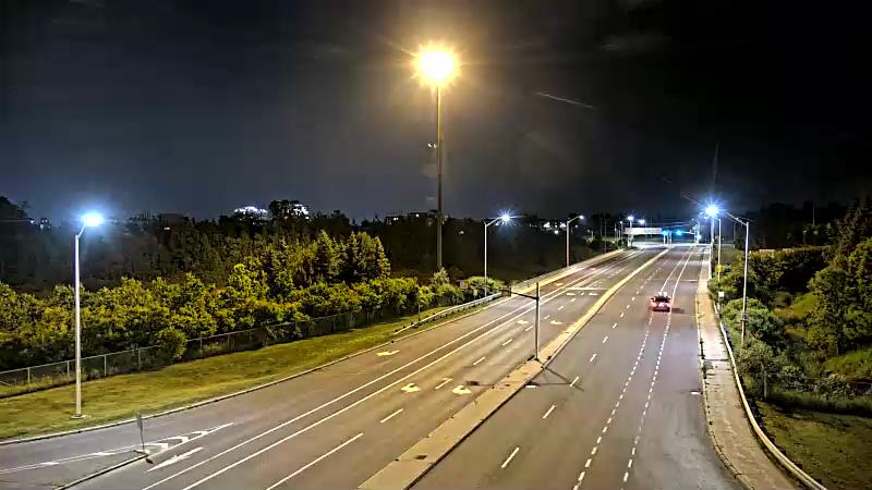 Traffic camera image at 2025-07-03 04:37:22
