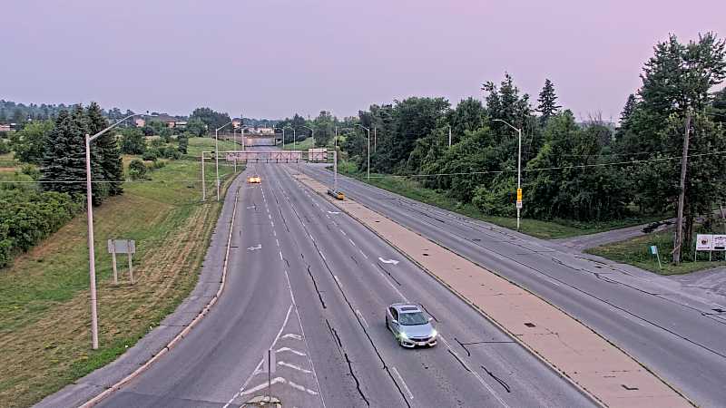 Traffic camera image at 2025-07-31 00:35:45