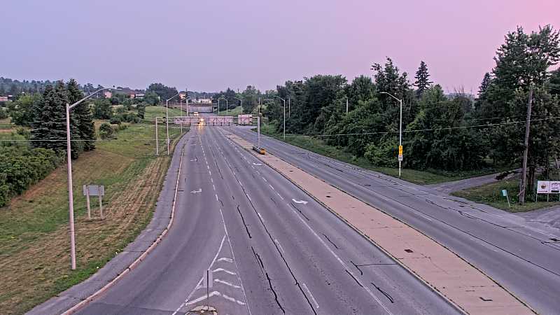 Traffic camera image at 2025-07-31 00:40:45