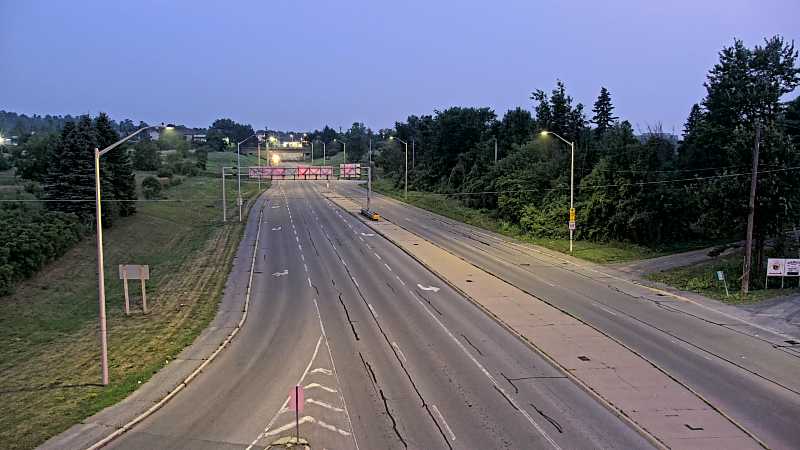 Traffic camera image at 2025-07-31 00:55:47