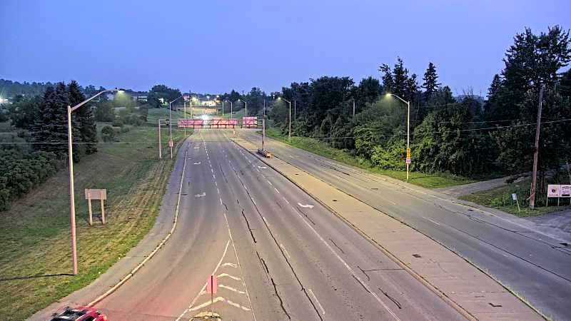 Traffic camera image at 2025-07-31 01:00:48