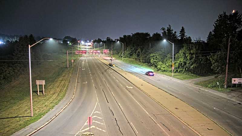 Traffic camera image at 2025-07-31 02:05:43