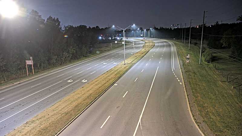 Traffic camera image at 2025-08-04 01:35:48