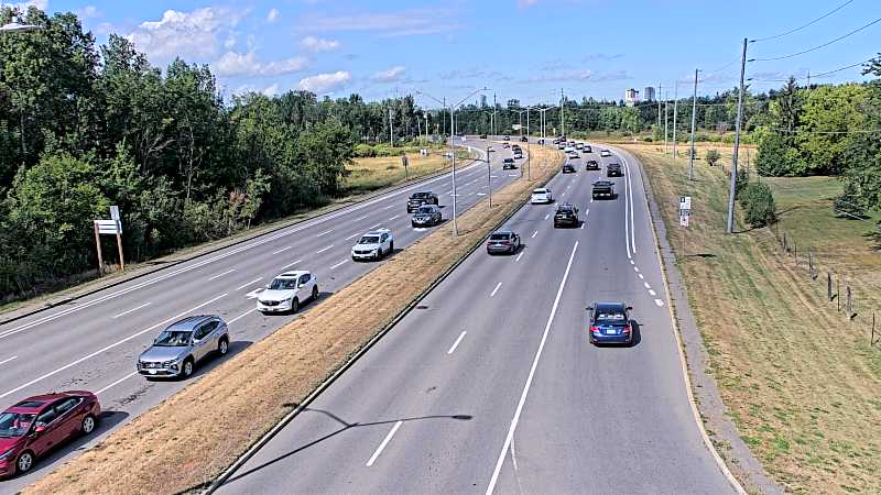 Traffic camera image at 2025-08-24 14:35:51
