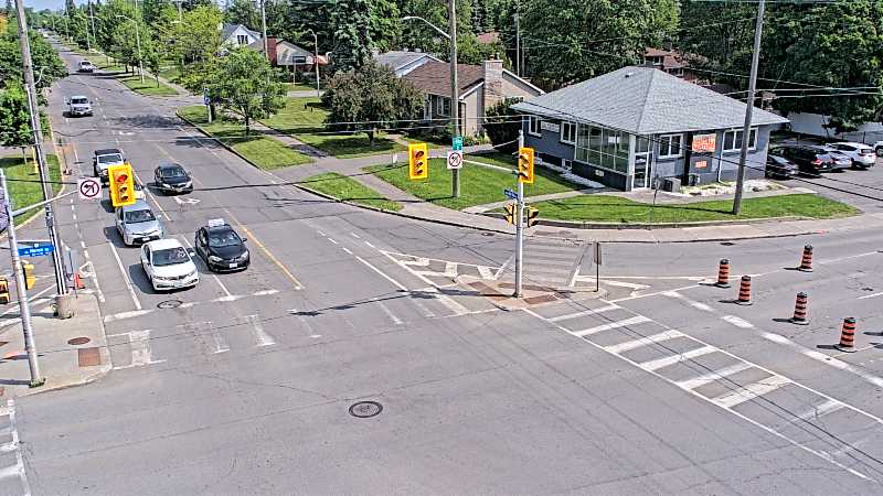 Traffic camera image at 2025-06-04 14:42:57