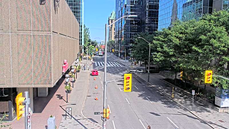 Traffic camera image at 2025-08-24 14:20:51