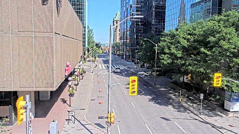 Traffic camera image at 2025-08-24 14:30:52
