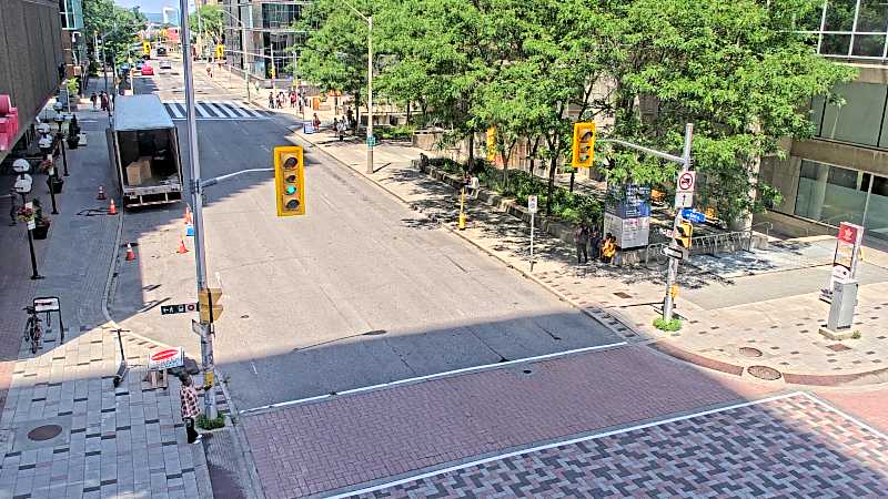 Traffic camera image at 2025-06-30 17:16:07