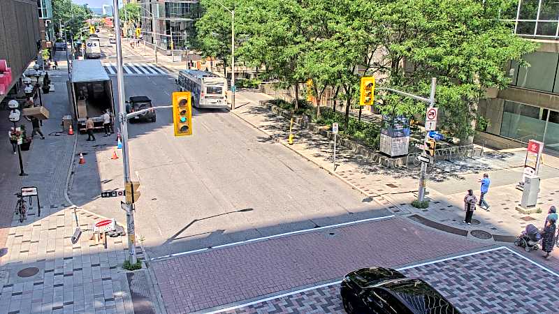 Traffic camera image at 2025-06-30 17:26:06