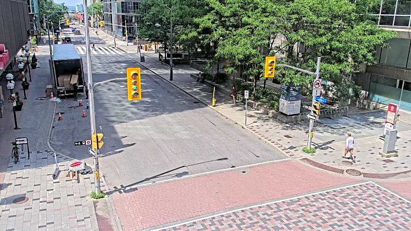 Traffic camera image at 2025-06-30 18:20:55