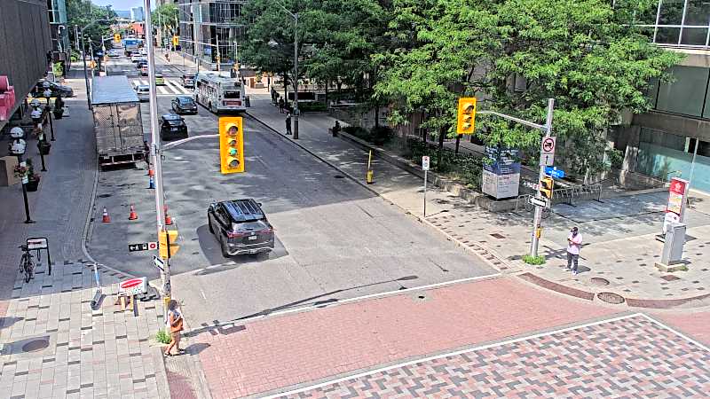 Traffic camera image at 2025-06-30 18:37:27