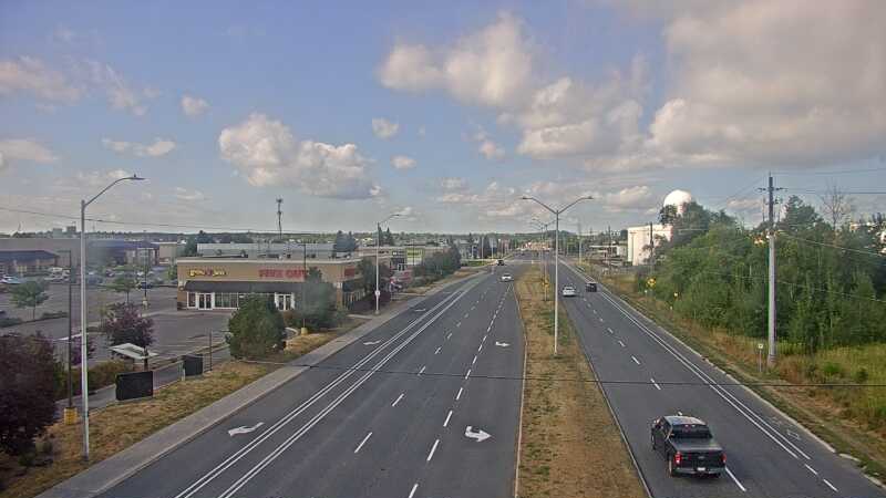 Traffic camera image at 2025-08-24 14:35:52
