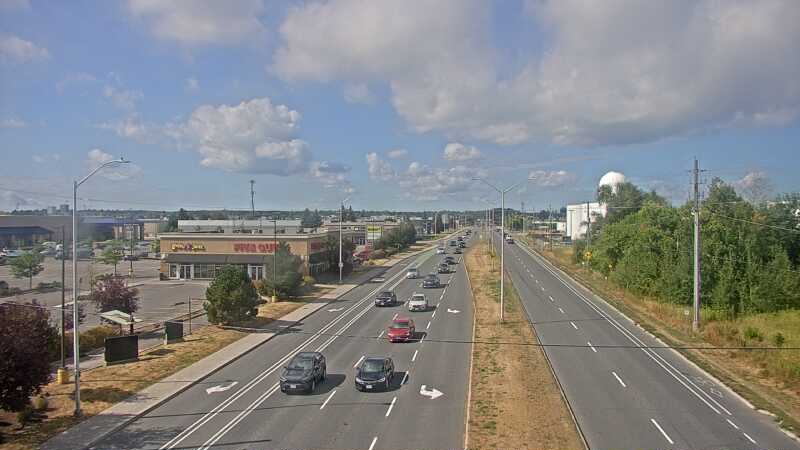Traffic camera image at 2025-08-24 14:40:51