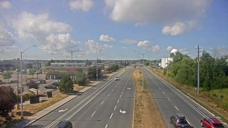 Traffic camera image at 2025-08-24 15:25:53