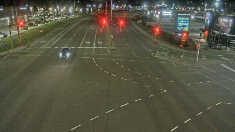 Traffic camera image at 2025-04-25 07:40:28