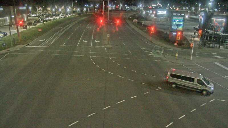 Traffic camera image at 2025-04-25 08:05:30
