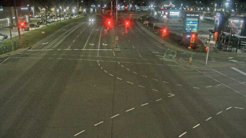 Traffic camera image at 2025-04-25 08:40:44