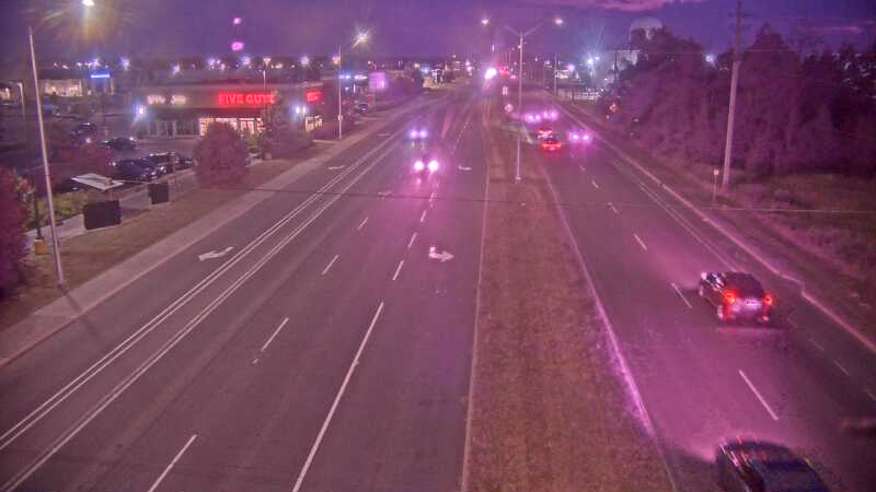 Traffic camera image at 2025-07-06 01:30:58