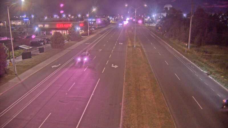 Traffic camera image at 2025-07-06 01:40:47