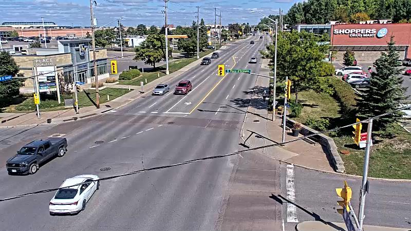 Traffic camera image at 2025-09-14 17:40:48