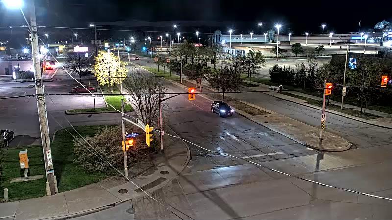 Traffic camera image at 2025-05-09 01:30:40