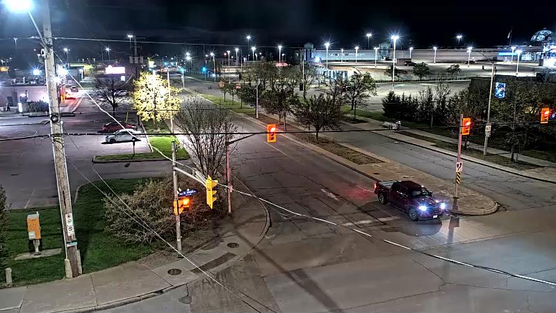 Traffic camera image at 2025-05-09 01:36:52