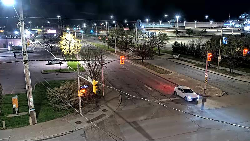 Traffic camera image at 2025-05-09 01:55:36
