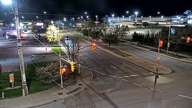 Traffic camera image at 2025-05-09 02:00:39