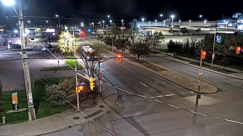 Traffic camera image at 2025-05-09 02:10:38