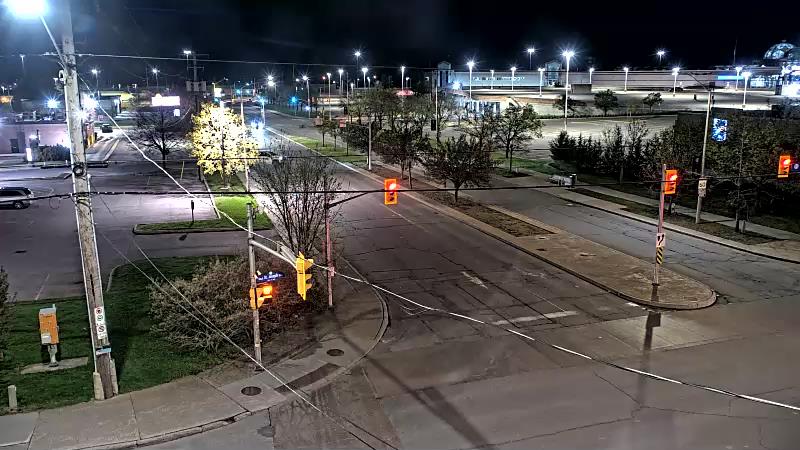 Traffic camera image at 2025-05-09 02:15:37
