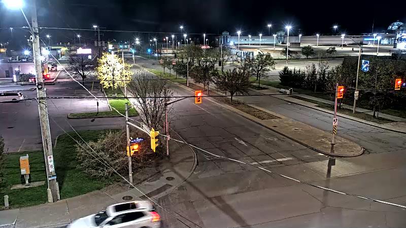 Traffic camera image at 2025-05-09 02:45:38