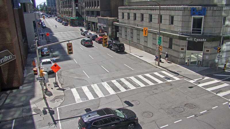 Traffic camera image at 2025-08-24 15:30:12