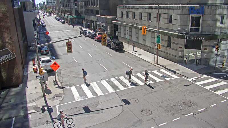 Traffic camera image at 2025-08-24 15:35:10