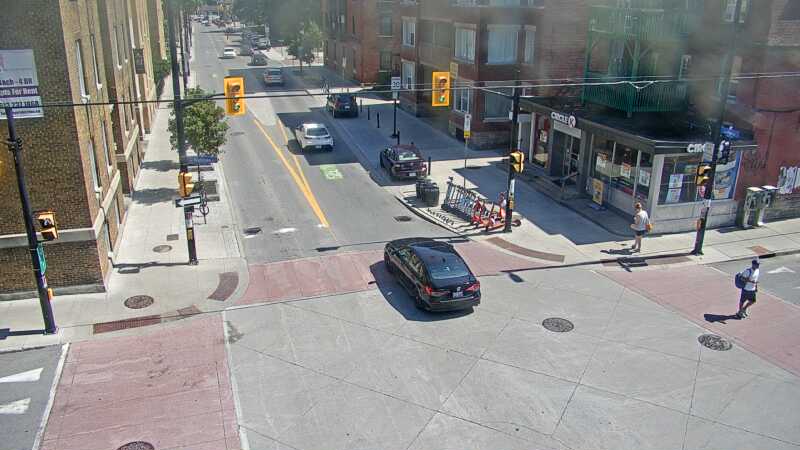 Traffic camera image at 2025-06-30 19:25:51