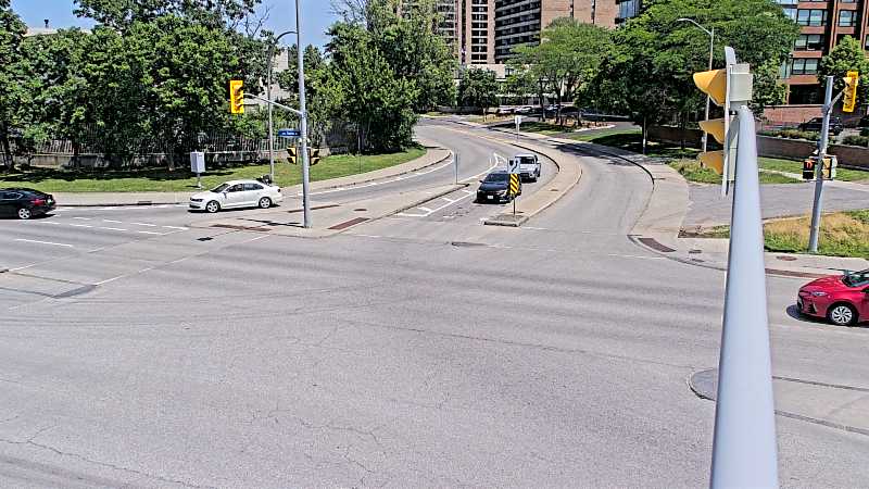 Traffic camera image at 2025-06-30 17:37:30