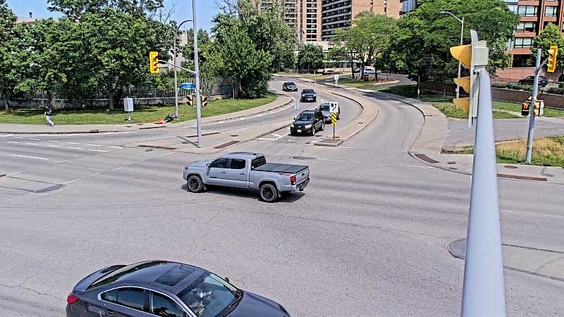 Traffic camera image at 2025-06-30 18:37:30
