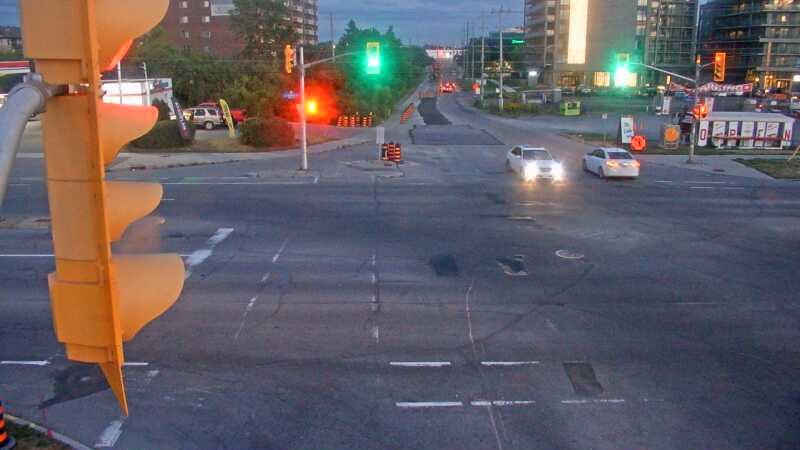 Traffic camera image at 2025-08-25 00:10:51