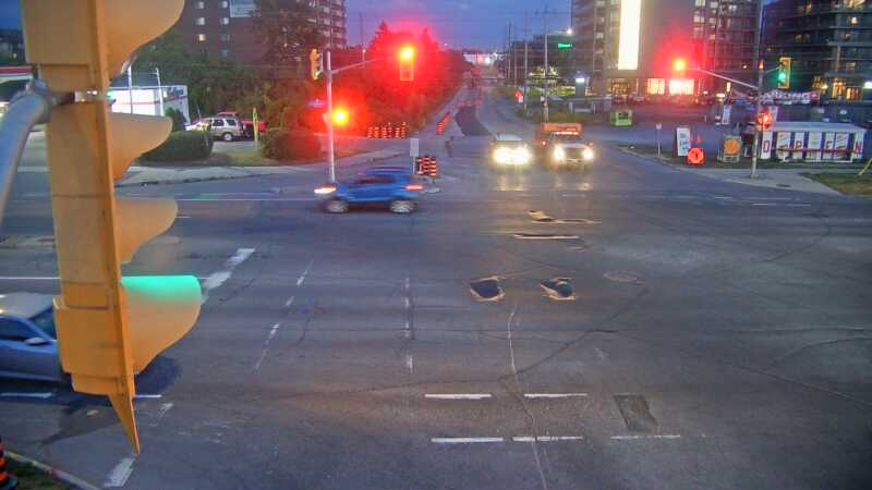 Traffic camera image at 2025-08-25 00:15:53