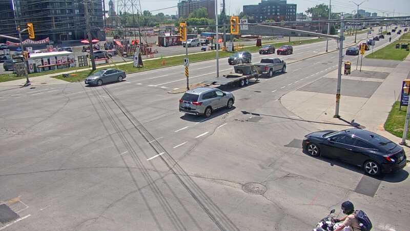 Traffic camera image at 2025-06-30 17:31:06