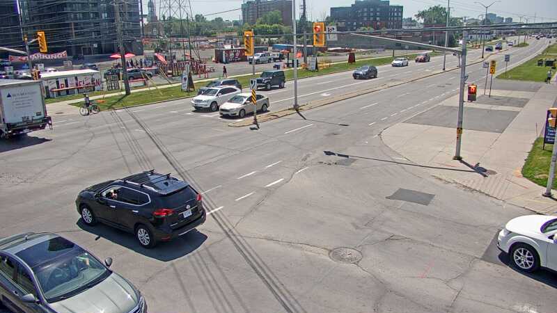 Traffic camera image at 2025-06-30 17:40:55