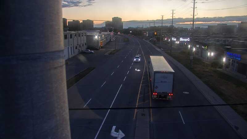 Traffic camera image at 2025-08-25 00:05:55