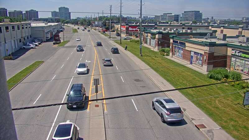 Traffic camera image at 2025-06-30 17:37:31