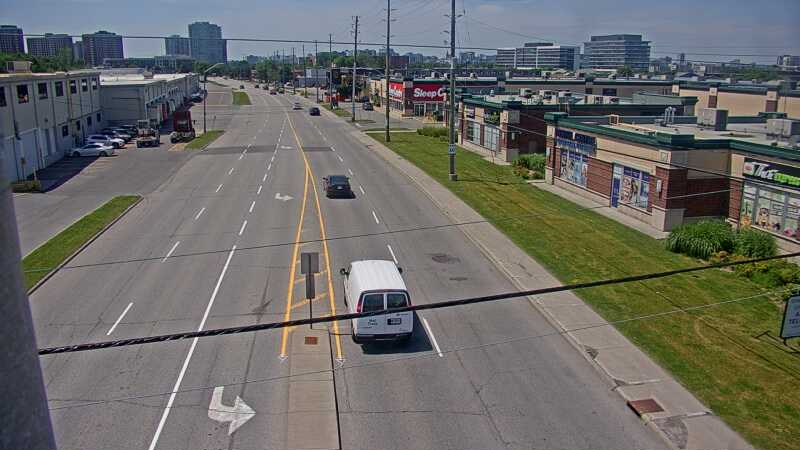 Traffic camera image at 2025-06-30 17:40:55