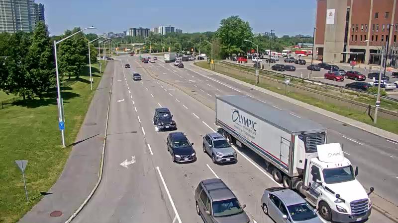 Traffic camera image at 2025-06-30 15:37:34