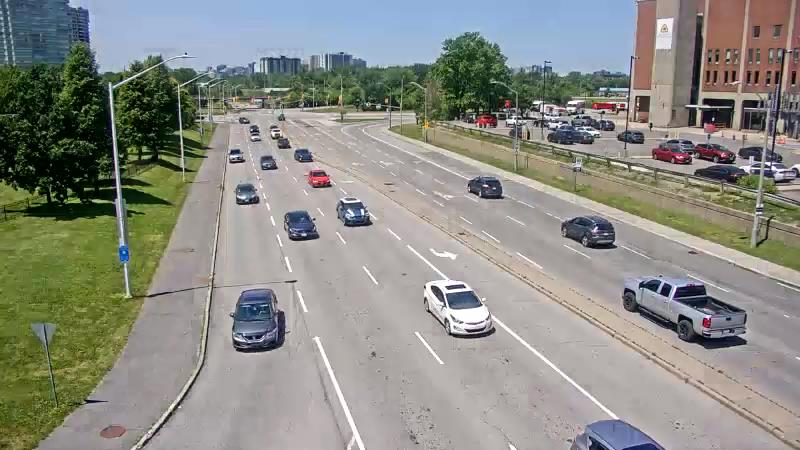 Traffic camera image at 2025-06-30 16:40:53